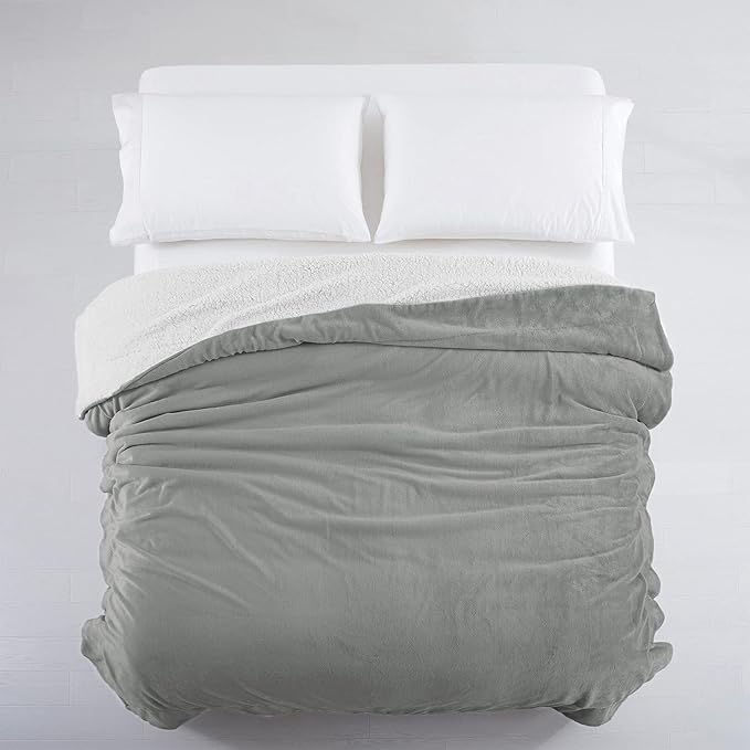 IR Imperial Rooms Sherpa Blankets Queen Size - Thick and Warm Blankets for Winter, Reversible Soft and Fuzzy Fluffy Queen Size Blanket for Bed, Light Grey, 90x90 Inches