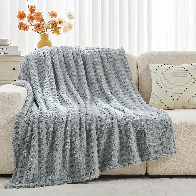 NEWCOSPLAY Super Soft Twin Blanket Grey Premium Silky Flannel Fleece 3D Waffle Checkered Lightweight Bed Blanket All Season Use (Light Grey, Twin(60"x80"))